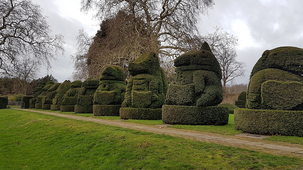 Hedge animals